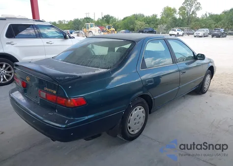 1998 Toyota Camry Ce/Le/Xle from USA, damaged, VIN 4T1BG22K2WU296053
